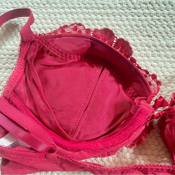 Victoria’s Secret Scarlet Red Underwire Semi Removable Pad Push Up Bra 32B - Picture 4 of 6